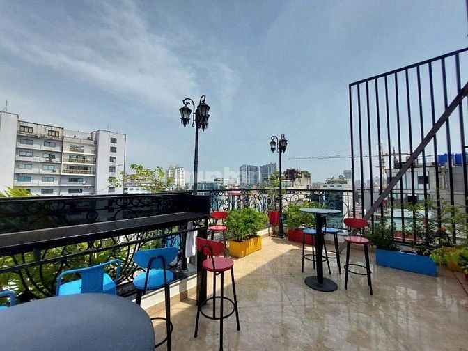 Tôi cần bán toà KS phố Trần Thái Tông, Q Cầu Giấy, Dt 190 m x 11 T.