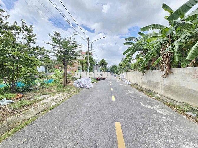 Đất 110m2 (ngang5m) ,có lối thoát hiểm 2m sau,gần ngã tư Chiêu Liêu