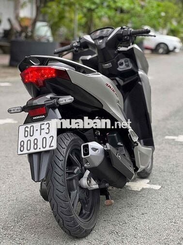 Bán Vario 150 Bạc 2021
