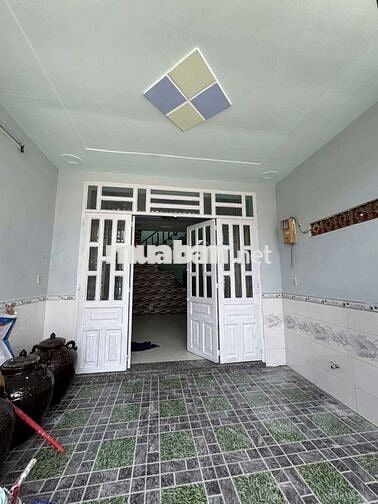 Nhà mặt tiền nhánh tiện kinh doanh nhỏ lẽ , 3p . Đường 8m thông .