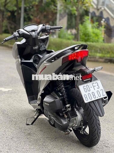 Bán Vario 150 Bạc 2021