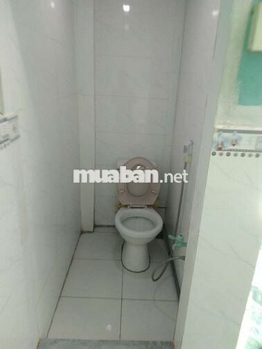 Cho thuê phòng  toilet riêng trong nhà khu dân cư yên tịnh
