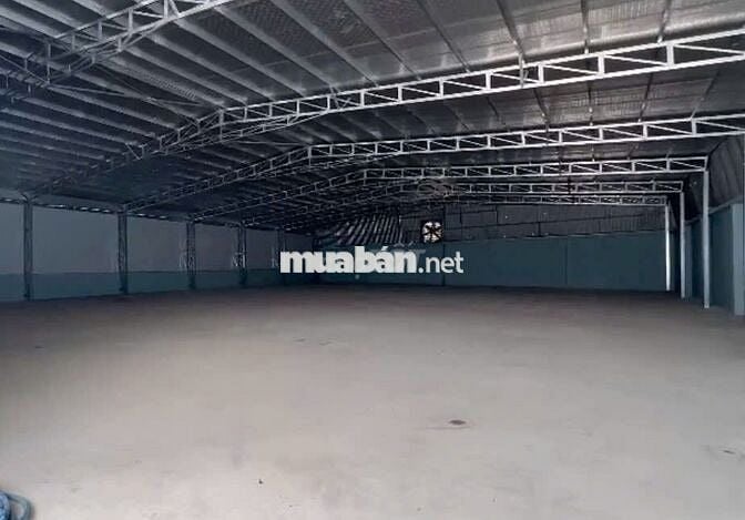 Kho ở Phạm Hữu Lầu diện tích 650m2 cần cho thuê gấp đường cont