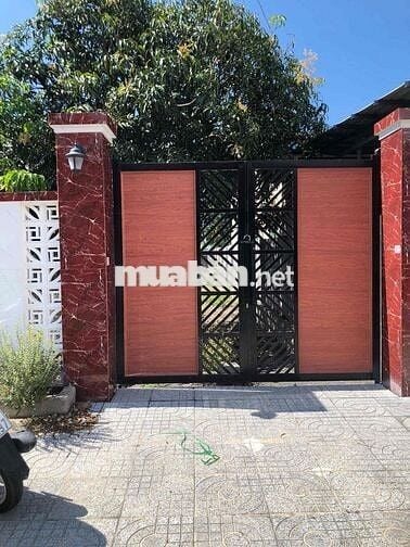 Cần Tiền Bán Gấp Đất Mặt Tiền Ngay Thị Trấn Gần Biển