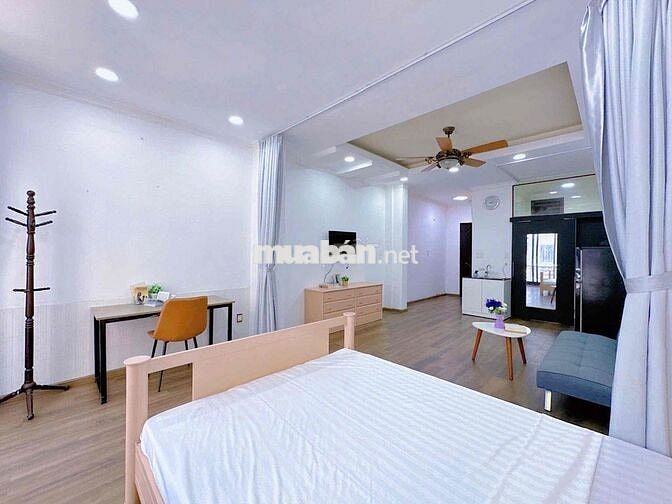 Căn Hộ STUDIO Ban Công Đầy Đủ Nội Thất Ngay Trung Tâm Quận 1