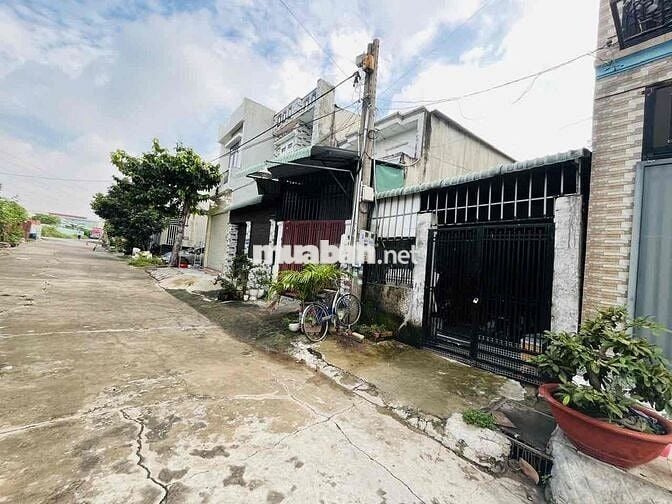 bán nhà đường lớn 6m - khu dân cư tân bình dĩ an