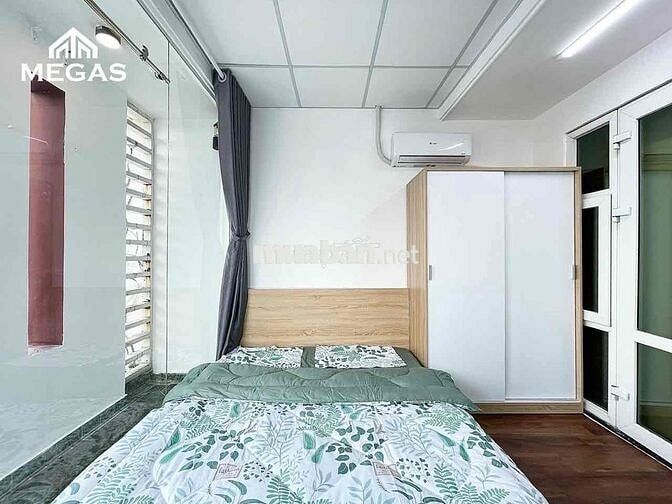 Căn Hộ Ban Công _ Đầy Đủ Nội Thất Ngay Trung Tâm Quận 1