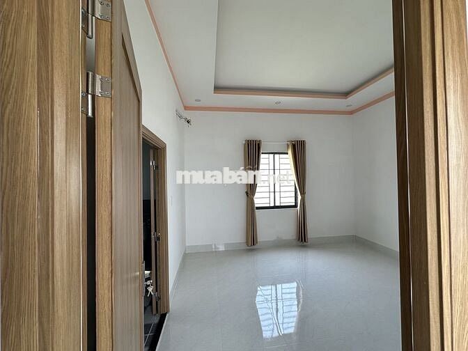 Nhà Mới xây ngay trung tâm thị trấn đất đỏ giá 2ty2