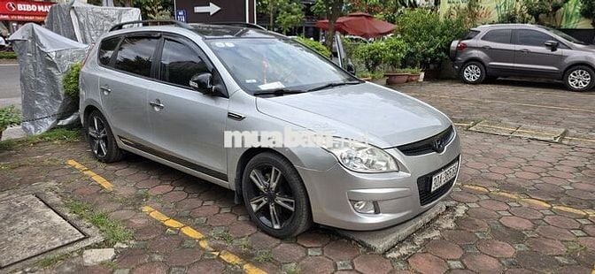Bán xe hyundai i30cw 2010 màu bạc