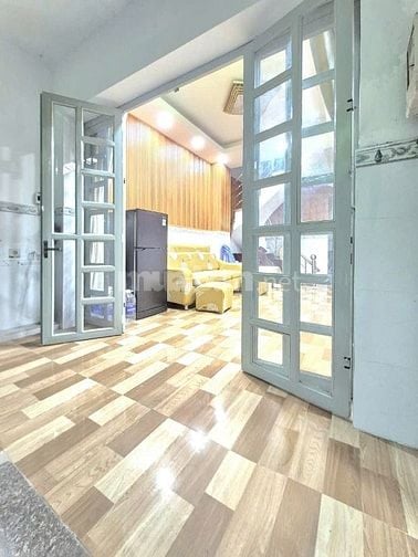 nhà bán chính chủ 1 lầu có sổ hồng gần Phú Mỹ Hưng quận 7