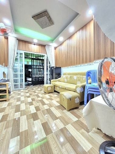 nhà bán chính chủ 1 lầu có sổ hồng gần Phú Mỹ Hưng quận 7