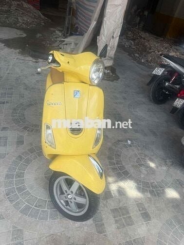 xe piggio Vespa Lx  Y xang phun Fi dời 2012