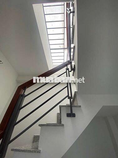 BÁN NHÀ NGUYỄN VĂN QUÁ QUẬN 12, HẺM XE HƠI, 3 TẦNG, DT 39 M² (4.5 × 9)