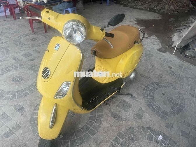 xe piggio Vespa Lx  Y xang phun Fi dời 2012