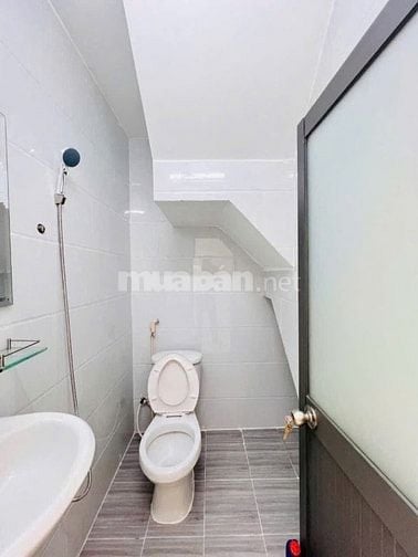 NHÀ ĐẸP,, 3 LẦU - CÓ SỔ HỒNG ĐSH