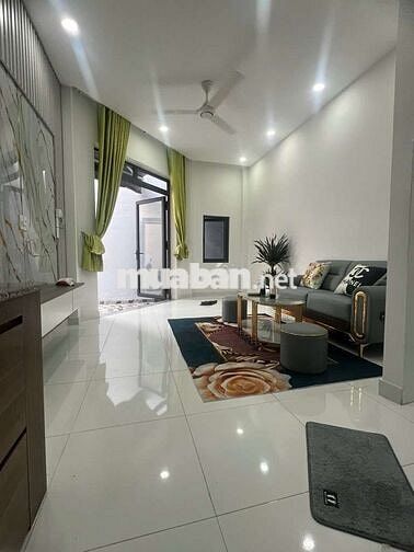 BÁN NHÀ NGUYỄN VĂN QUÁ QUẬN 12, HẺM XE HƠI, 3 TẦNG, DT 39 M² (4.5 × 9)
