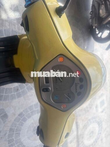 xe piggio Vespa Lx  Y xang phun Fi dời 2012