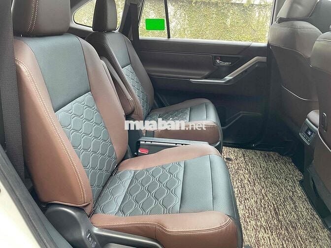 Toyota Innova 2024 Cross HEV 2.0 CVT - 14000 km
