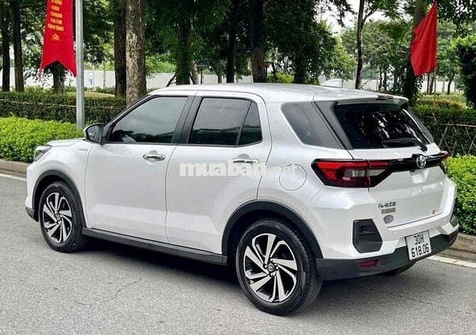 Toyota Raize 2022 - 8900 km