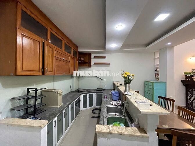 View góc 2 Mặt Tiền, Thoáng mát, Kệ bếp riêng, Gần TDT , Rmit , PMH