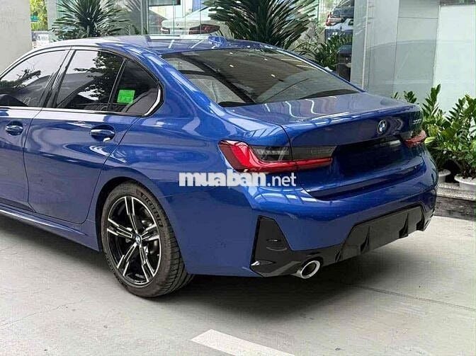 BMW 3 Series 2024. 330i M Sport - 6000 km. 1 chủ