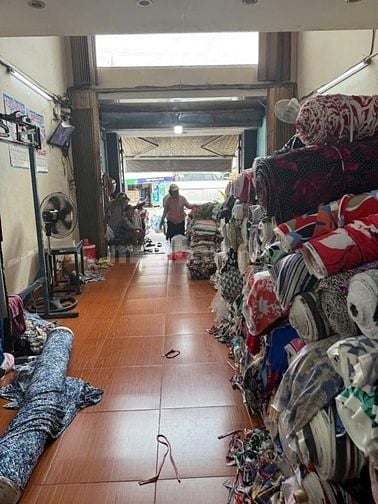 MT chợ vải Phú Thọ Hoà. kinh doanh đông đúc. sinh lợi cao