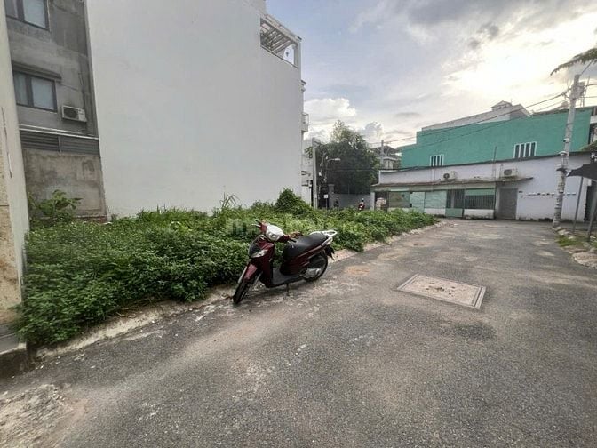 Chủ cần bán lô đất hẻm xe hơi 6m sát mặt tiền đường 5,5ty
