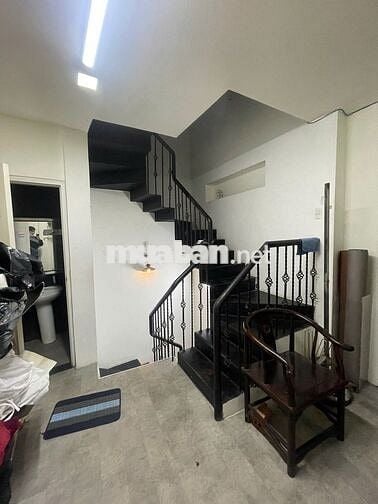 CHO THUÊ NHÀ GÓC 2 MẶT TIỀN - HUỲNH VĂN BÁNH, PHƯỜNG 13, PHÚ NHUẬN