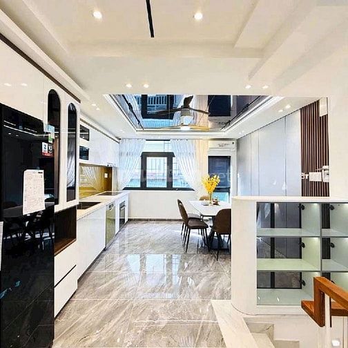 Gần Emart Phan Huy Ích, HXH, 5 tầng, nhà đẹp ở ngay, hơn 8 tỷ