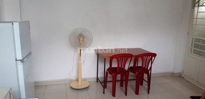Cho thuê căn hộ lầu 2 đường Nguyễn Công Hoan, Phú Nhuận, 52m2, 2 PN