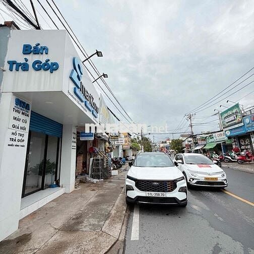 Sang mặt bằng kinh doanh Khu vực vip Kha Vạn Cân