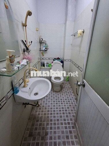 CÁCH MT VÀI CĂN NHÀ 3 TẦNG QUẬN 7 - TÂN THUẬN ĐÔNG - KHÔNG LỘ GIỚI