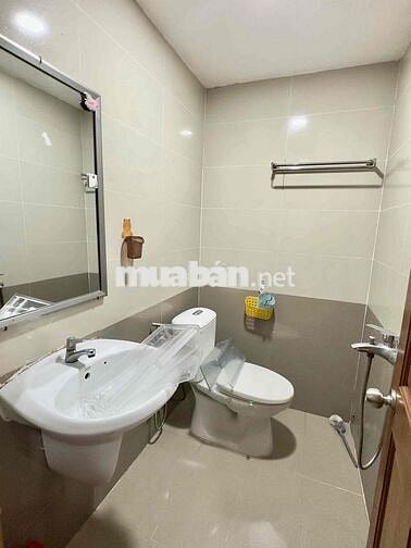 PHÒNG TRỌ CÓ ĐỦ NỘI THẤT, THANG MÁY, GIÁ RẺ GẦN ĐH TDT RMIT SGU STU