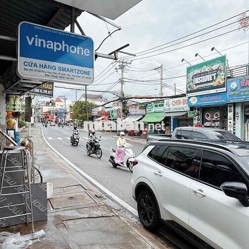 Sang mặt bằng kinh doanh Khu vực vip Kha Vạn Cân