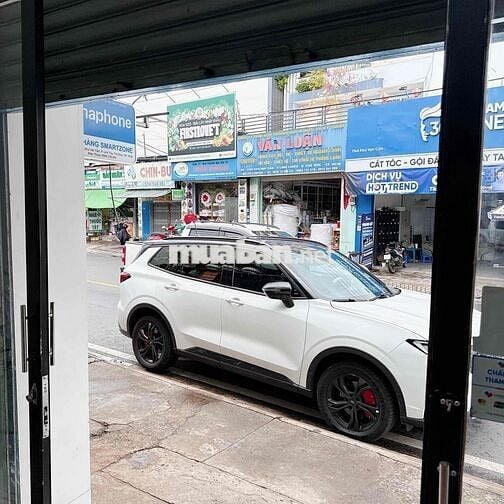 Sang mặt bằng kinh doanh Khu vực vip Kha Vạn Cân