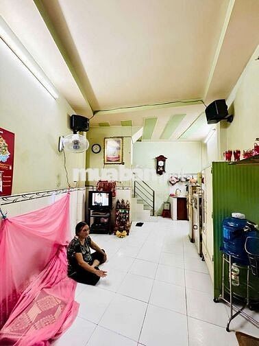 🏡Nhà Đúc 2 Tầng, 2 pn 
🍀Đường Xe Hơi Thông Dt: 24m2, DTSD 48m2