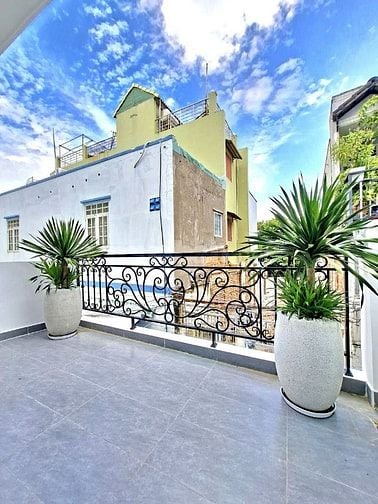BÁN NHÀ ĐẸP MỚI HOÀN THIỆN HẺM XE HƠI TỚI NHÀ