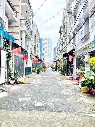 Nhà 4 tầng, ngay Lê Văn Qưới, Hương Lộ 2, Bình Trị Đông, hẻm 7m xe tải