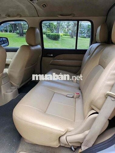 Ford Everest 2012 2.6L 4x4 MT - 128000 km
