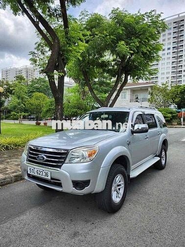Ford Everest 2012 2.6L 4x4 MT - 128000 km
