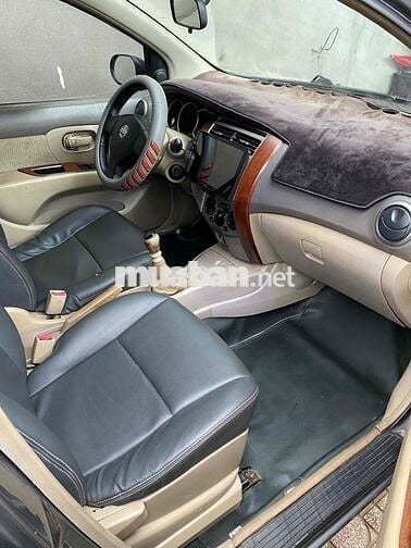 Nissan Livina 2011 số sàn, chính chủ.