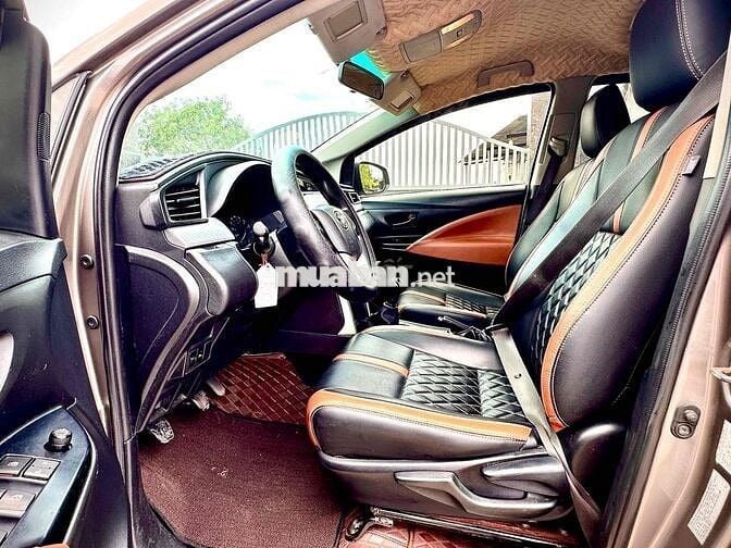 Toyota Innova 2.0E