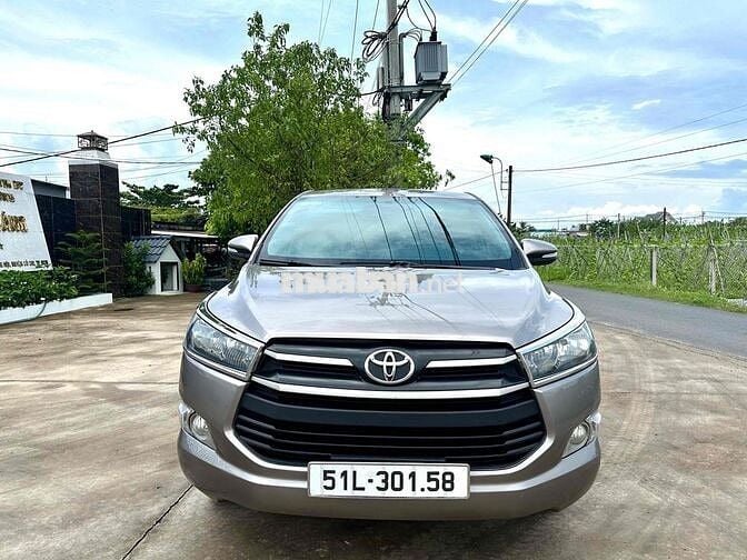 Toyota Innova 2.0E