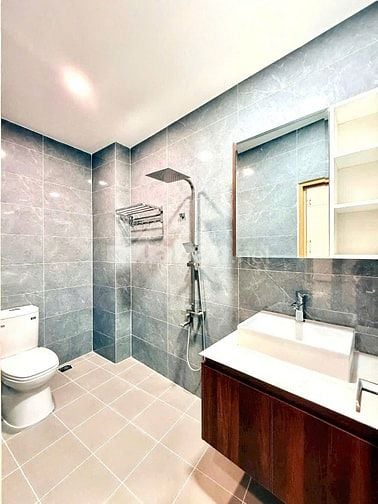 Hạ giá bán gấp căn nhà Cao Thắng - Quận 3 - Giá hạ còn 4 tỷ 390 
