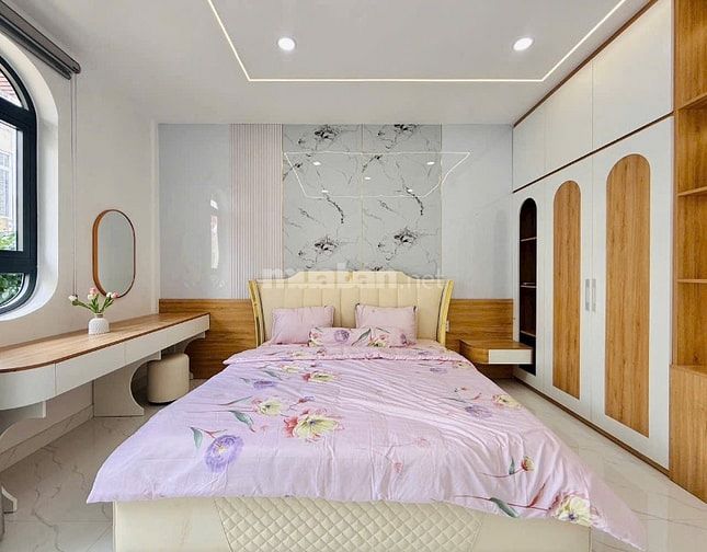 Giảm sốc 500tr chỉ còn 2 tỷ 800 tr căn 68m2 đường Nguyễn Minh Hoàng , 
