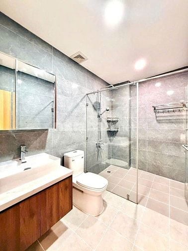 Hạ giá bán gấp căn nhà Cao Thắng - Quận 3 - Giá hạ còn 4 tỷ 390 