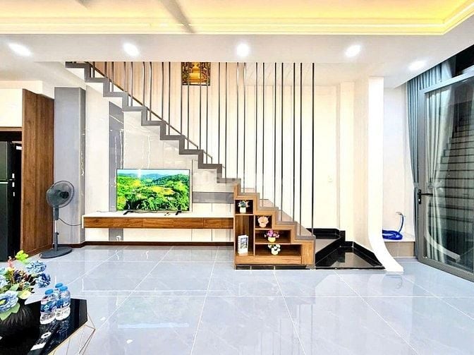 Hạ giá bán gấp căn nhà Cao Thắng - Quận 3 - Giá hạ còn 4 tỷ 390 