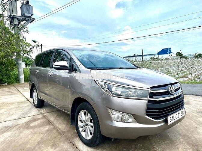 Toyota Innova 2.0E
