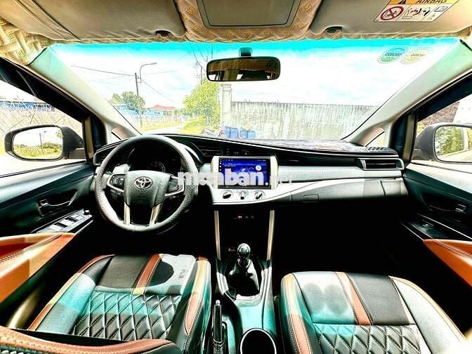 Toyota Innova 2.0E