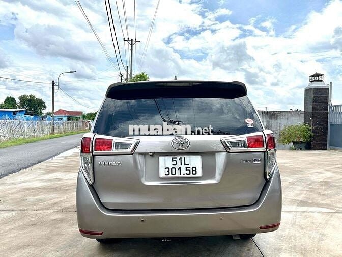 Toyota Innova 2.0E